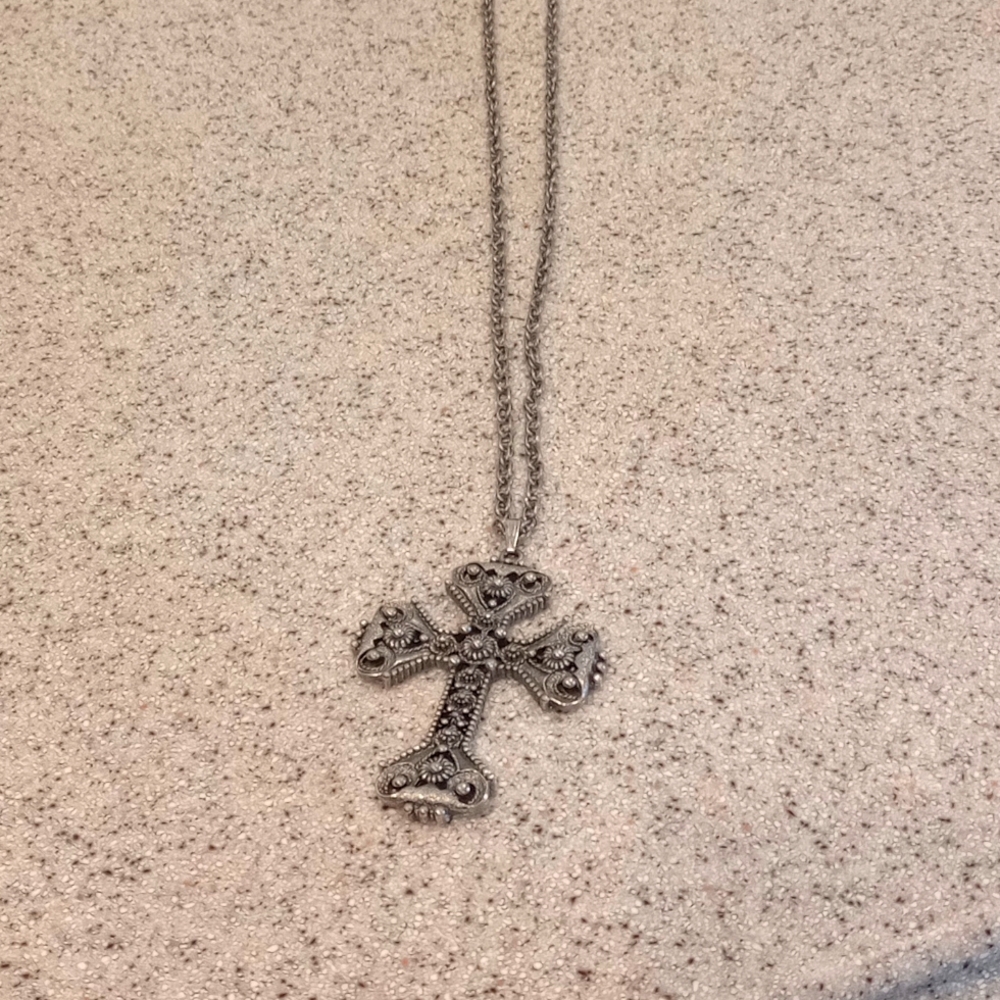 Sarah Coventry limited edition cross